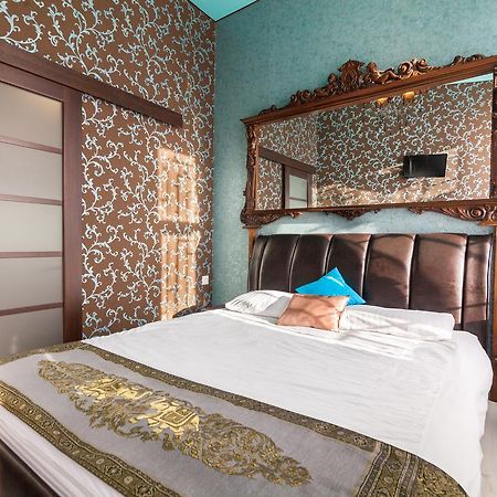 Austrian Apartments Leopolli Near Railway Station リヴィウ エクステリア 写真