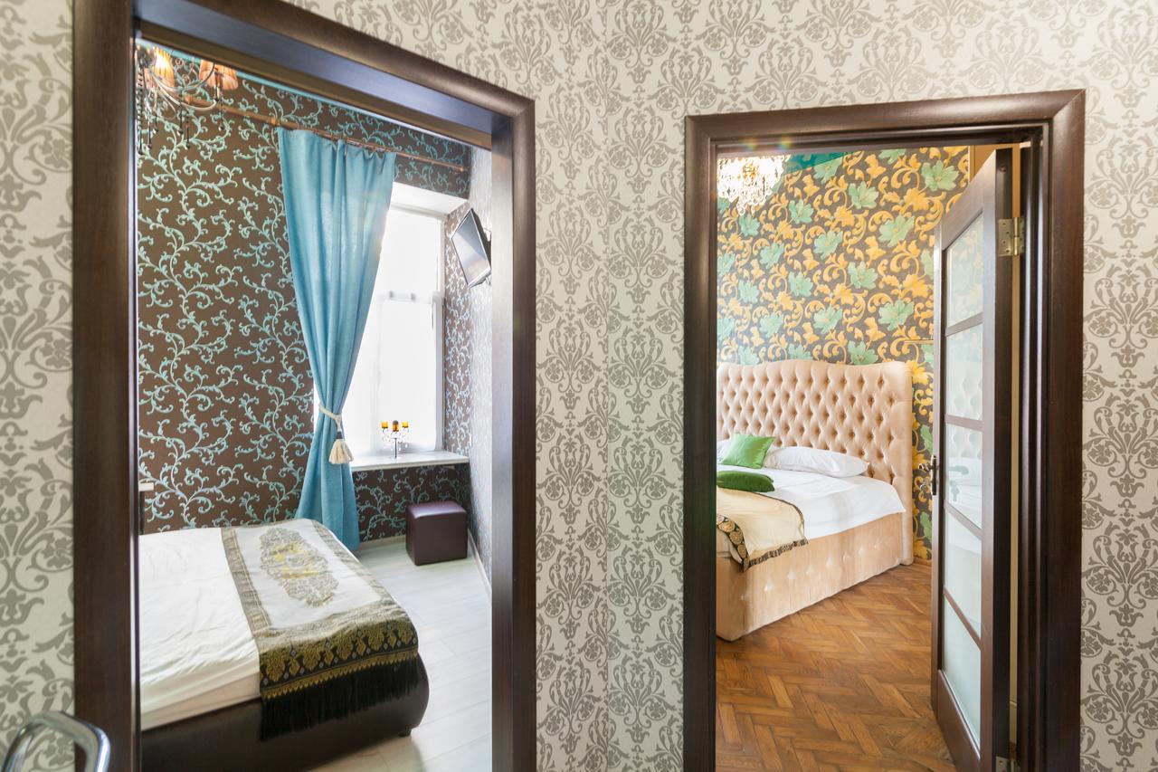 Austrian Apartments Leopolli Near Railway Station リヴィウ エクステリア 写真