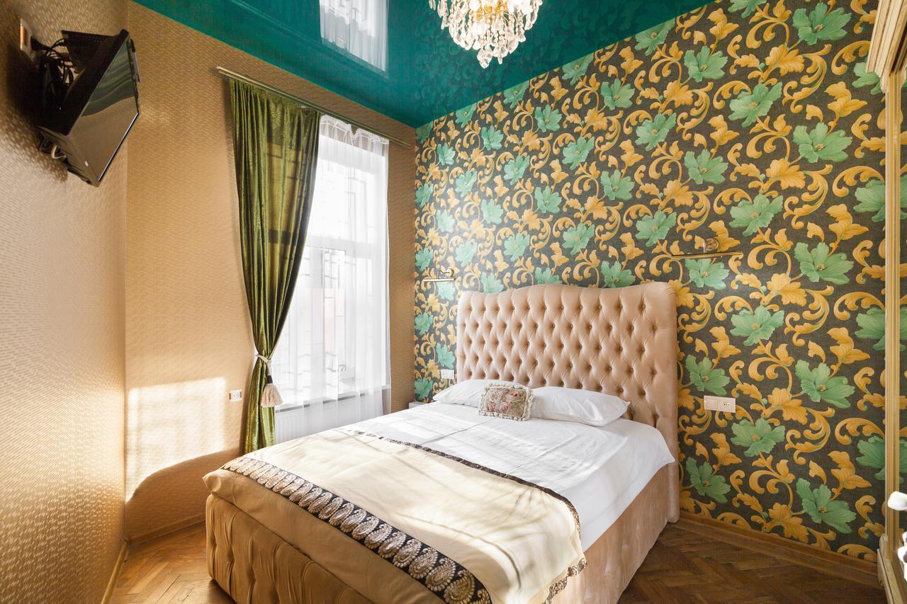 Austrian Apartments Leopolli Near Railway Station リヴィウ エクステリア 写真